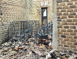 Diduga Rumah Kosong Jadi Tempat Penampungan BBM Ilegal Hangus Terbakar !!